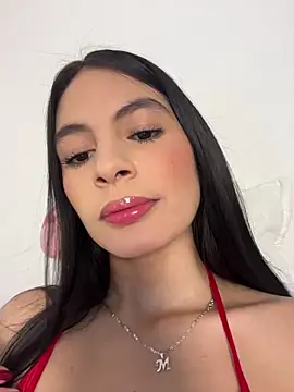 Snapshot of MartiinaRosse chatting on July 7, 10:14 pm MartiinaRosse online show from July 7, 10:14 pm