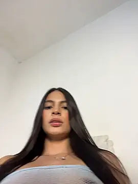 Snapshot of MartiinaRosse chatting on July 18, 3:00 am MartiinaRosse online show from July 18, 3:00 am