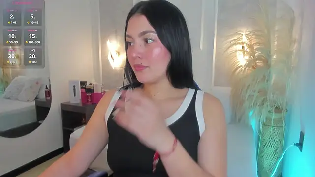 Snapshot of cristina_gallardo chatting on August 2, 2:43 am cristina gallardo online show from August 2, 2:43 am