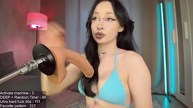 Snapshot of Juicy_Vikki chatting on June 22, 12:24 pm Juicy Vikki online show from June 22, 12:24 pm