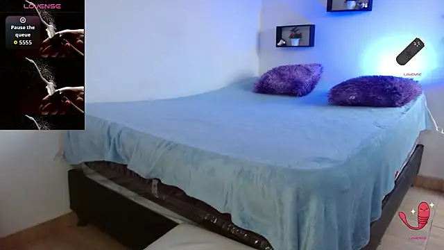 Snapshot of Pamela_28 chatting on November 10, 9:36 pm Pamela 28 online show from November 10, 9:36 pm