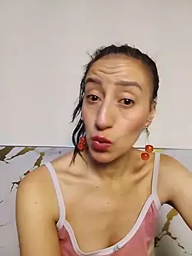 Snapshot of Oriana111 chatting on June 20, 3:42 am Oriana111 online show from June 20, 3:42 am