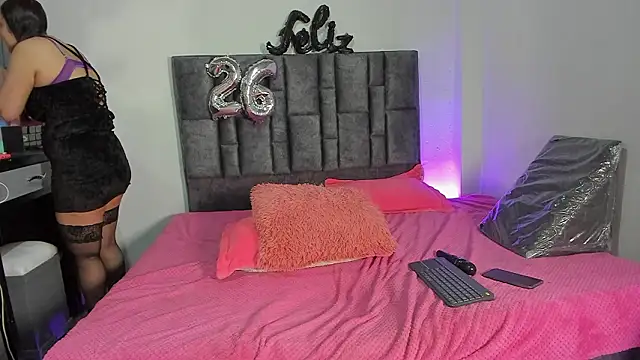 Esmeraldaa- online show from March 11, 6:30 am