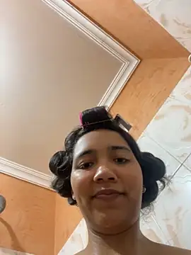 effie castroo online show from October 22, 6:40 pm