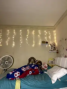 effie castroo online show from October 30, 3:08 am