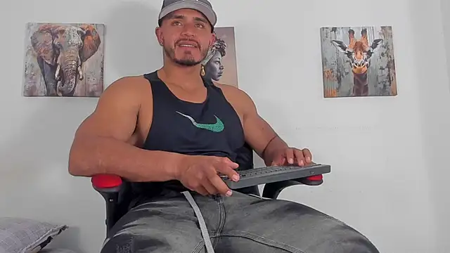 Snapshot of magnusclark chatting on July 11, 7:38 pm magnusclark online show from July 11, 7:38 pm
