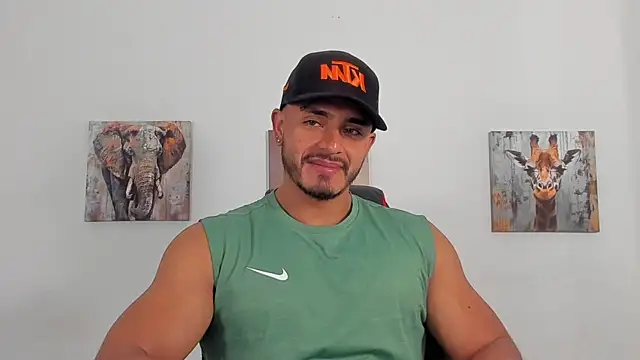 Snapshot of magnusclark chatting on July 13, 5:49 pm magnusclark online show from July 13, 5:49 pm