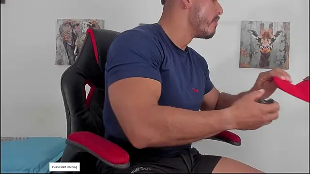 Snapshot of magnusclark chatting on July 31, 5:23 pm magnusclark online show from July 31, 5:23 pm
