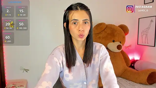 Snapshot of princessluna_19 chatting on December 4, 10:18 pm princessluna 19 online show from December 4, 10:18 pm