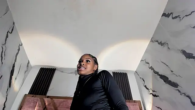 Snapshot of kandy_bronw chatting on December 15, 1:43 am kandy bronw online show from December 15, 1:43 am