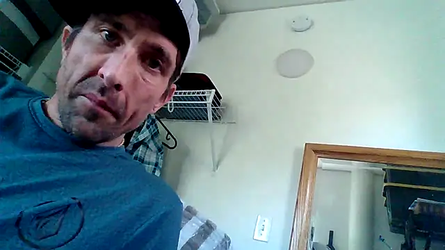 Snapshot of TheFuckmasters chatting on June 2, 12:23 am TheFuckmasters online show from June 2, 12:23 am