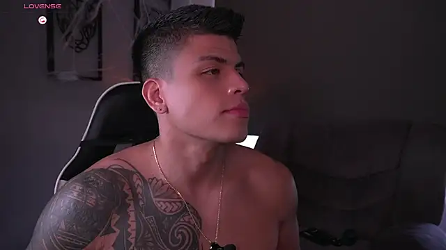 tyler muscle1 online show from October 24, 2:02 pm