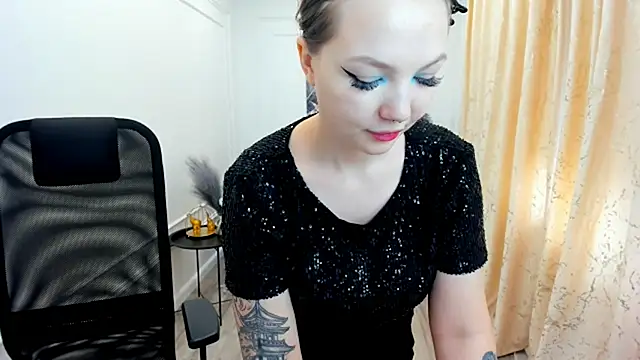 Snapshot of MariaRobinsone chatting on June 14, 12:07 pm MariaRobinsone online show from June 14, 12:07 pm