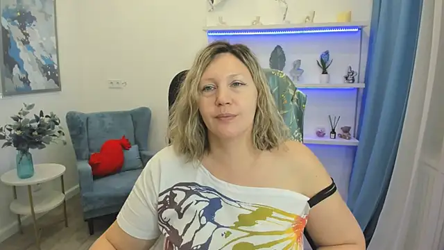 Snapshot of NinaStarle chatting on May 10, 4:39 am NinaStarle online show from May 10, 4:39 am