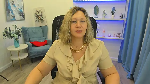 Snapshot of NinaStarle chatting on May 16, 10:36 am NinaStarle online show from May 16, 10:36 am