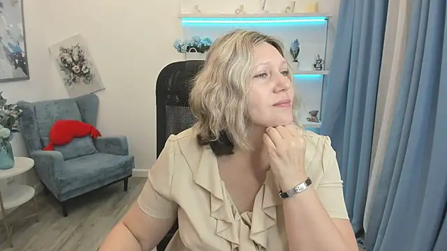 Snapshot of NinaStarle chatting on June 7, 4:49 am NinaStarle online show from June 7, 4:49 am