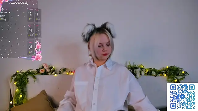 girlllsooft online show from October 23, 1:10 pm