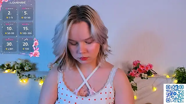 girlllsooft online show from November 11, 1:27 am