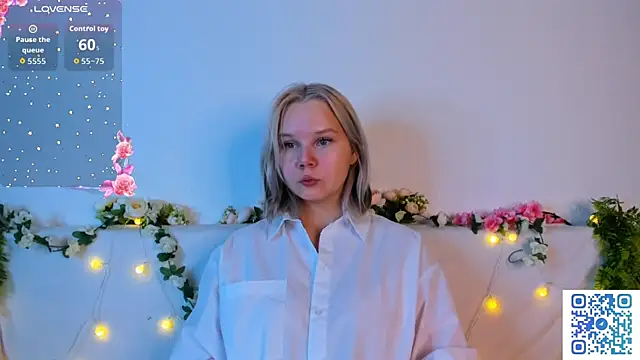 girlllsooft online show from November 30, 2:15 am