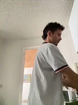 Snapshot of Michaell_Spinelly chatting on September 27, 3:17 pm Michaell Spinelly online show from September 27, 3:17 pm