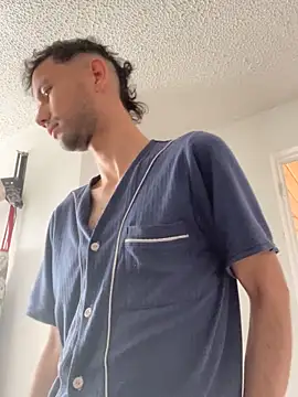 Snapshot of Michaell_Spinelly chatting on October 2, 2:02 pm Michaell Spinelly online show from October 2, 2:02 pm