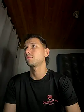 Snapshot of Michaell_Spinelly chatting on October 18, 11:16 pm Michaell Spinelly online show from October 18, 11:16 pm