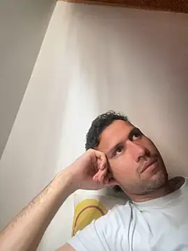 Snapshot of Michaell_Spinelly chatting on October 20, 4:18 pm Michaell Spinelly online show from October 20, 4:18 pm