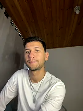 Snapshot of Michaell_Spinelly chatting on October 21, 6:52 pm Michaell Spinelly online show from October 21, 6:52 pm