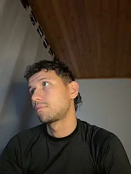 Snapshot of Michaell_Spinelly chatting on October 22, 7:24 pm Michaell Spinelly online show from October 22, 7:24 pm