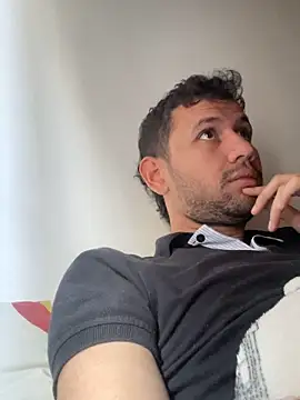 Snapshot of Michaell_Spinelly chatting on October 26, 2:34 pm Michaell Spinelly online show from October 26, 2:34 pm