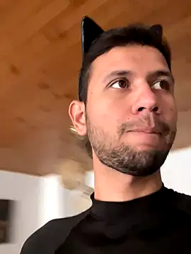 Snapshot of Michaell_Spinelly chatting on October 31, 8:10 pm Michaell Spinelly online show from October 31, 8:10 pm