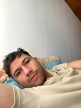 Snapshot of Michaell_Spinelly chatting on November 2, 3:25 pm Michaell Spinelly online show from November 2, 3:25 pm