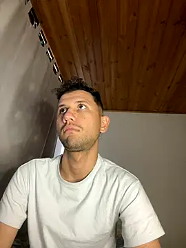 Snapshot of Michaell_Spinelly chatting on November 6, 5:14 pm Michaell Spinelly online show from November 6, 5:14 pm