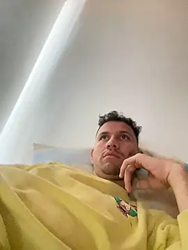 Snapshot of Michaell_Spinelly chatting on November 8, 4:40 pm Michaell Spinelly online show from November 8, 4:40 pm