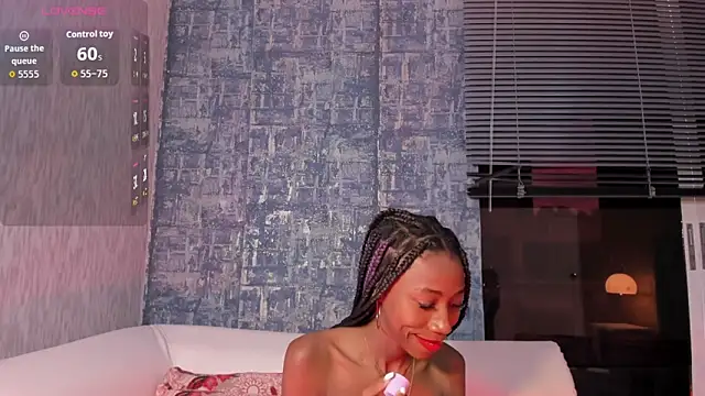 NathalyLeen online show from November 13, 8:41 pm