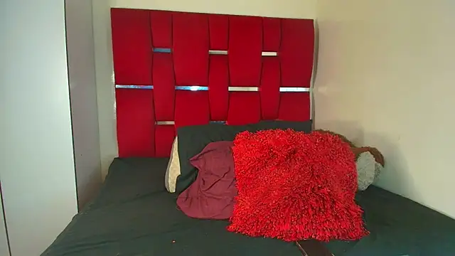 Camila hot ts online show from December 19, 2:13 pm