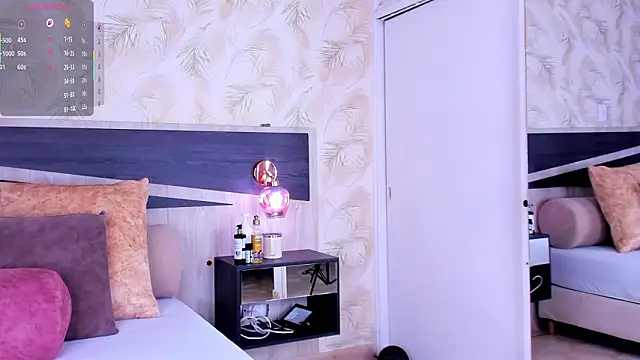 Travis lenox  online show from February 4, 11:42 pm