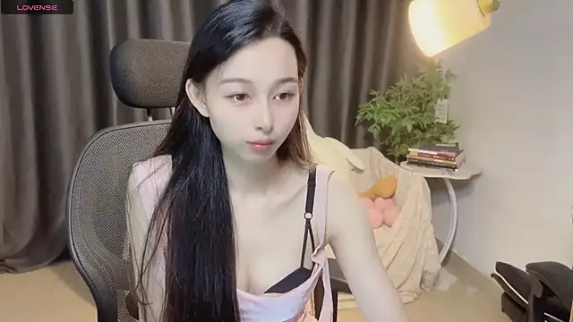 Snapshot of Yin-LL chatting on October 10, 3:33 pm Yin-LL online show from October 10, 3:33 pm