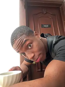 Snapshot of CharlesBrown_ chatting on February 6, 1:14 pm CharlesBrown online show from February 6, 1:14 pm