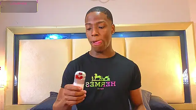 Snapshot of CharlesBrown_ chatting on February 8, 12:25 am CharlesBrown online show from February 8, 12:25 am