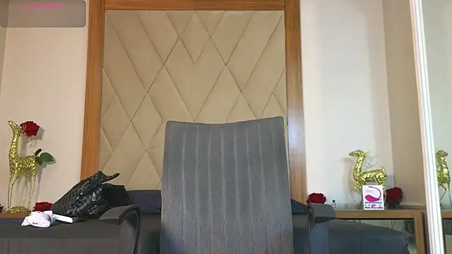 Snapshot of CharlesBrown_ chatting on May 22, 1:28 pm CharlesBrown online show from May 22, 1:28 pm