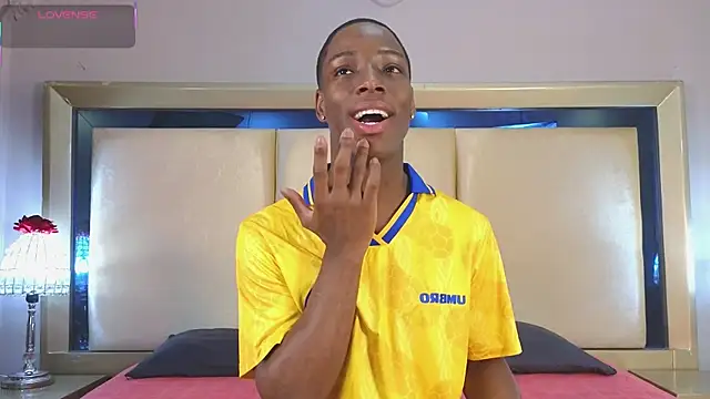 Snapshot of CharlesBrown_ chatting on August 4, 12:52 pm CharlesBrown online show from August 4, 12:52 pm