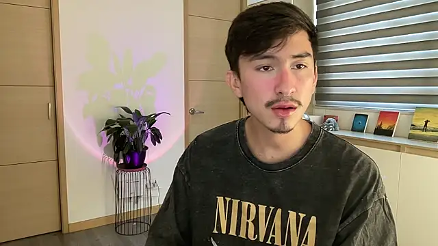 sweettaaron01 online show from October 25, 5:40 pm