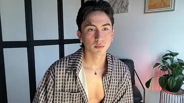 sweettaaron01 online show from April 20, 9:38 pm