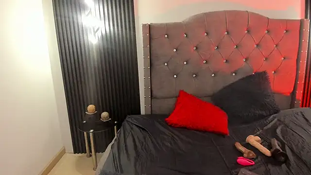 Scarbadgirl  online show from May 4, 3:57 am
