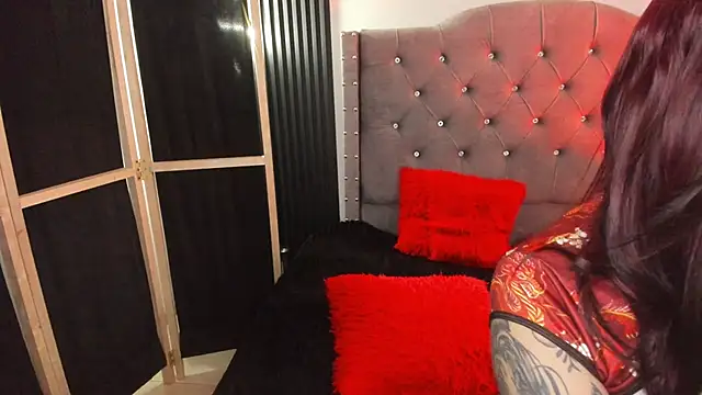 Scarbadgirl  online show from June 18, 3:51 am