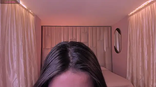 IsabellaMoreau online show from November 3, 7:37 pm