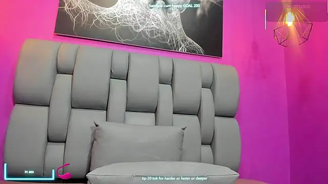 Snapshot of Emma_HotLatina chatting on September 24, 6:11 pm Emma HotLatina online show from September 24, 6:11 pm