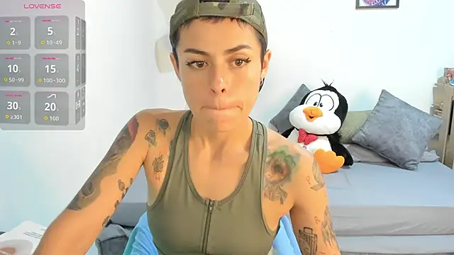 Snapshot of natt_op chatting on October 24, 11:45 pm natt op online show from October 24, 11:45 pm