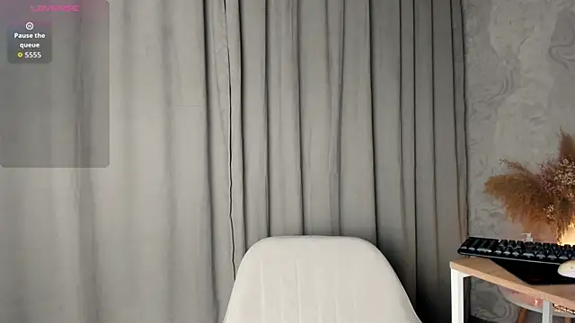 Snapshot of Katrina_Carter chatting on December 5, 3:26 am Katrina Carter online show from December 5, 3:26 am